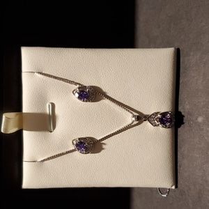 Violet pendant and studs, swarovski elements